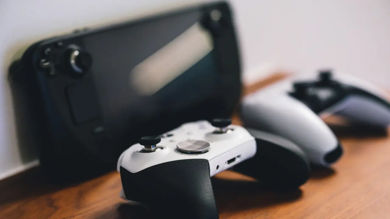 Manette et écran de développement de jeu vidéo
